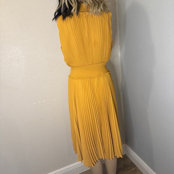 Nanette Lepore 8 Mustard Yellow Accordion Pleated Smock Neck Sleeveless Dress - Picture 5 of 9